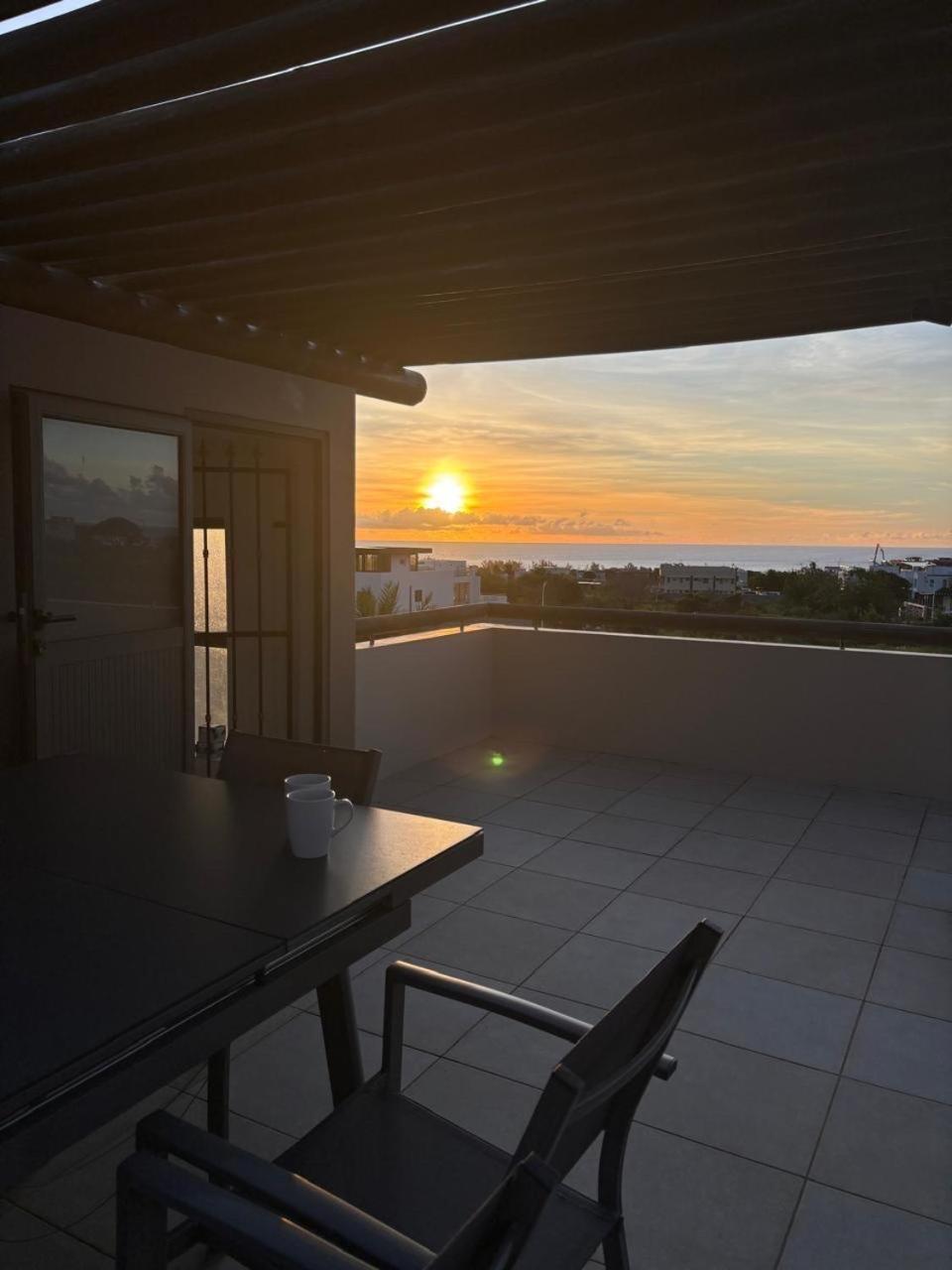 Stunning 3-Bedroom Apartment With Private Rooftop Terrace & Gorgeous Pool Flic-en-Flacq Exterior foto