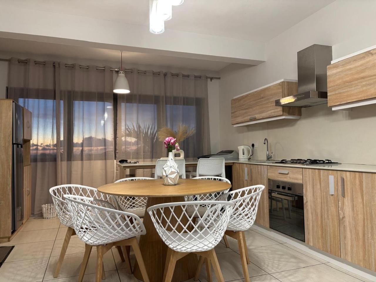 Stunning 3-Bedroom Apartment With Private Rooftop Terrace & Gorgeous Pool Flic-en-Flacq Exterior foto